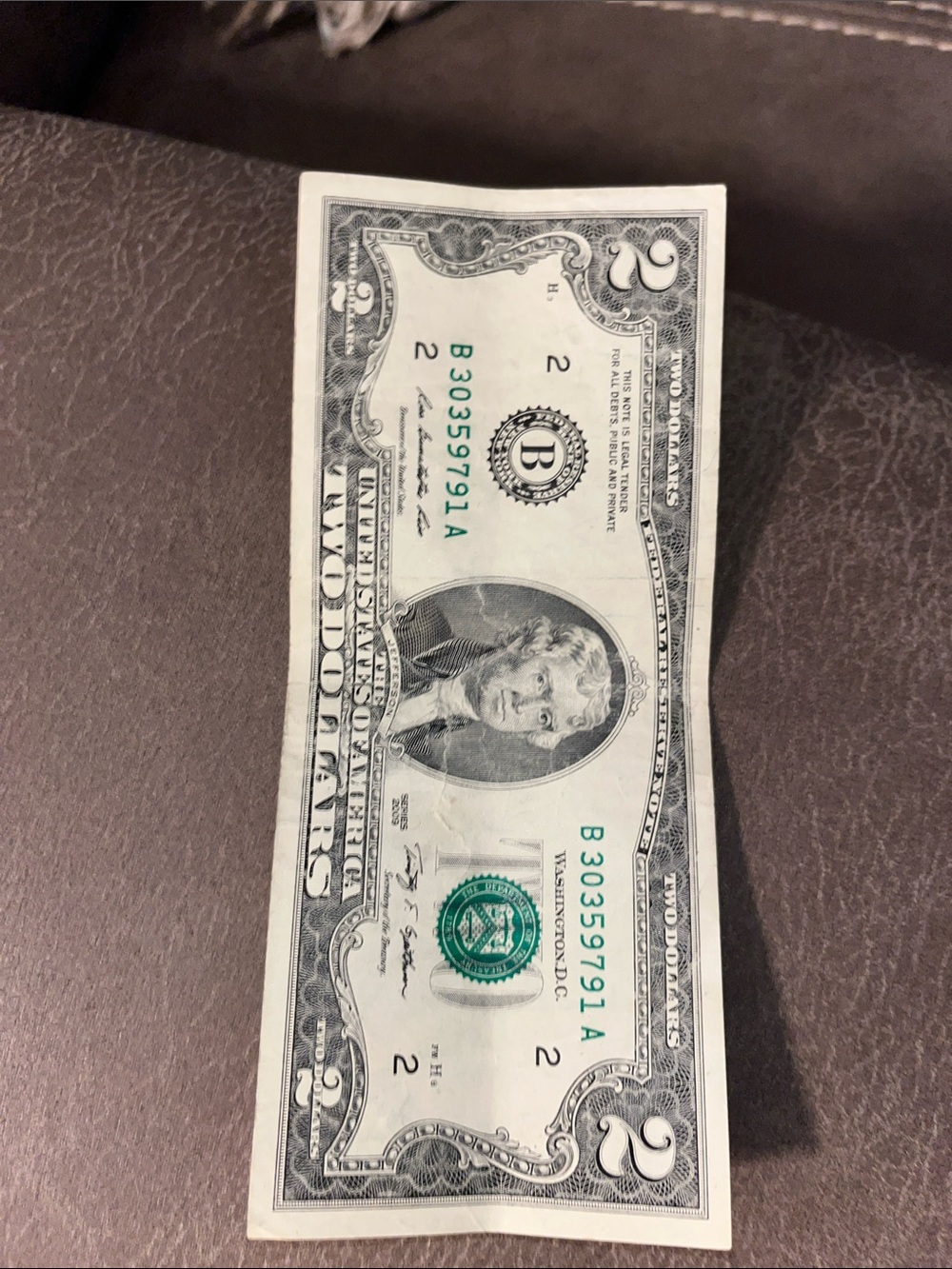 Active USA Green and White Two Dollar Bill Accessory Display